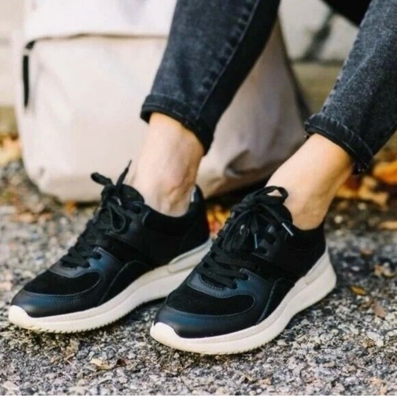 Everlane The Trainer Black Leather Sneakers - Picture 1 of 6